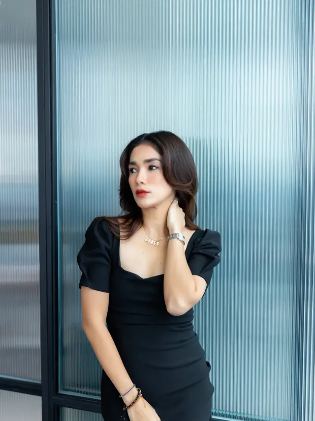 Ternyata ini rahasia perawatan wajah Ussy Sulistiawaty, credit:  Youth & Beauty Clinic