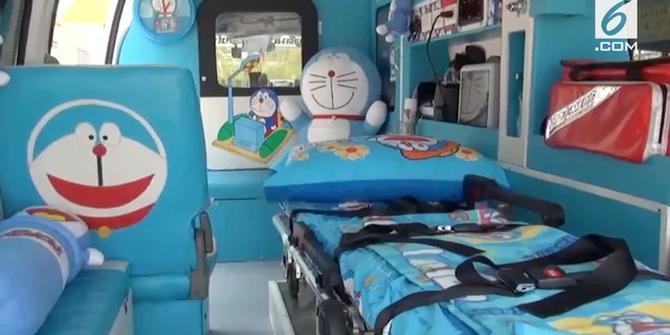 VIDEO: Imutnya Ambulans Doraemon Ini Bikin Pasien Terhibur