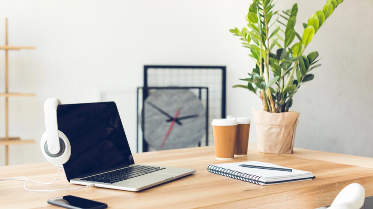 Rekomendasi Meja Komputer untuk Bikin Desk Setup yang Estetik, Mana Incaranmu?