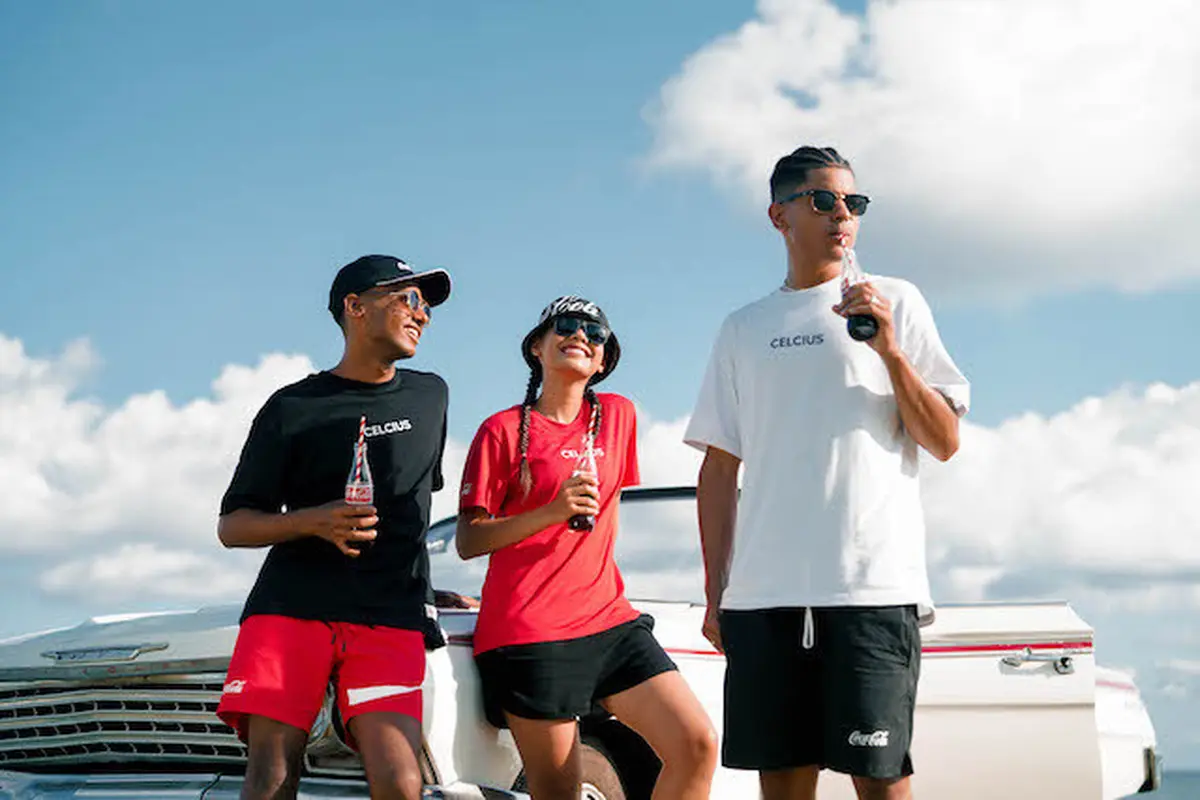 Brand Lokal Rilis Koleksi Kolaborasi dengan Coca Cola yang Dinamis dan Fresh