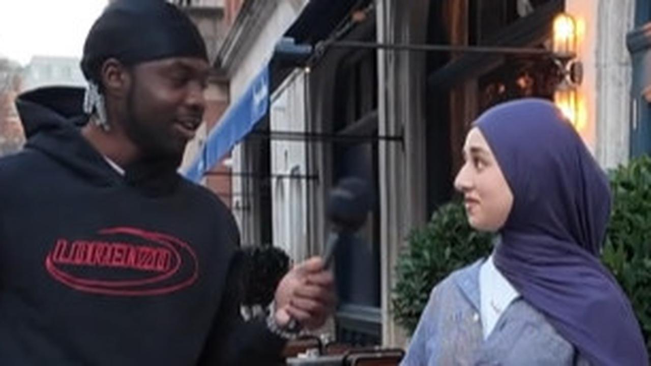 Wanita Muslim di London Ditawari Uang Segepok & iPhone buat Batalkan Puasa, ini yang Terjadi