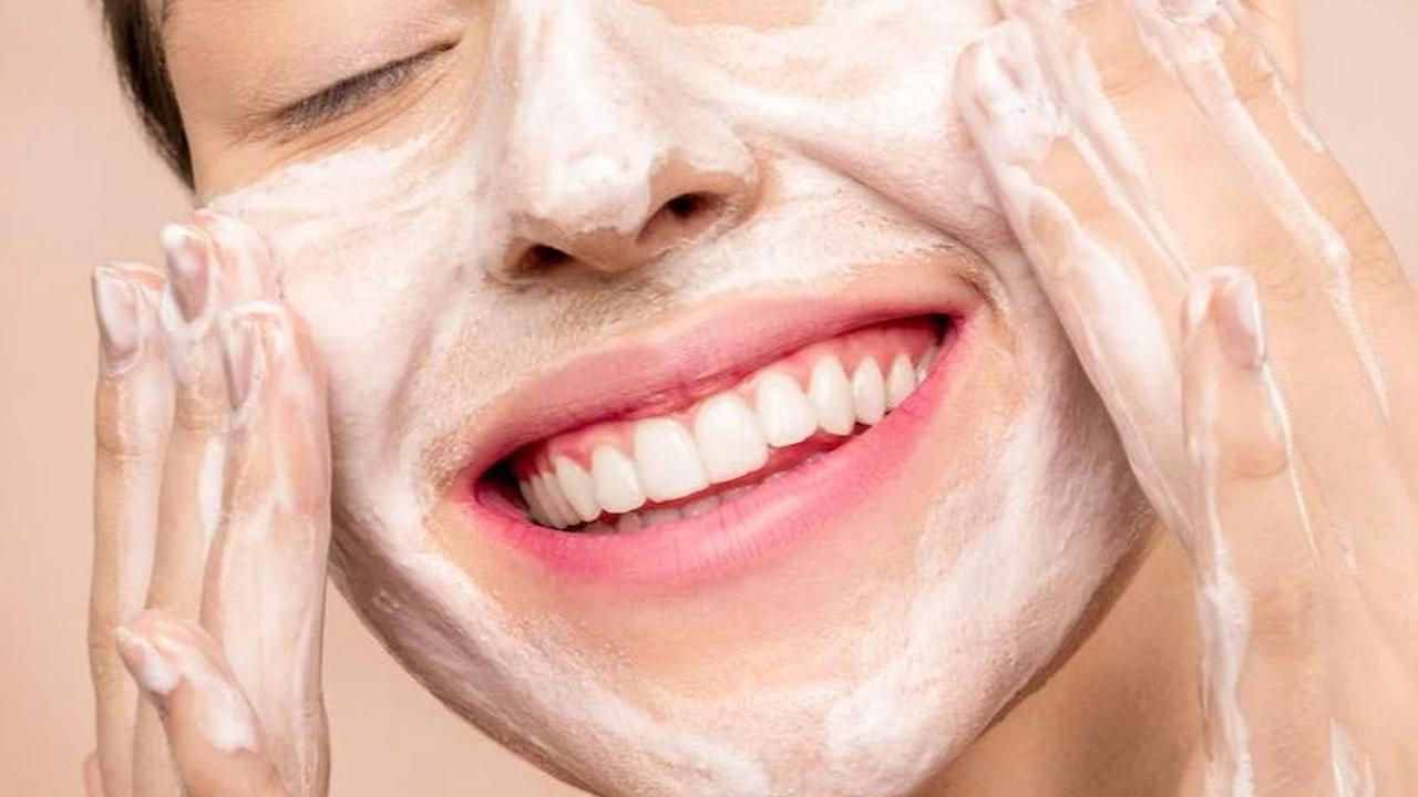 Langkah 5: Selalu Cuci Wajah Setelah Menggunakan Micellar Water