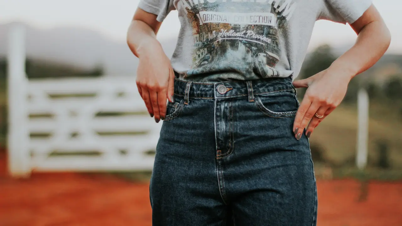 Menurut Survei: Mom Jeans adalah Celana Terfavorit di Dunia
