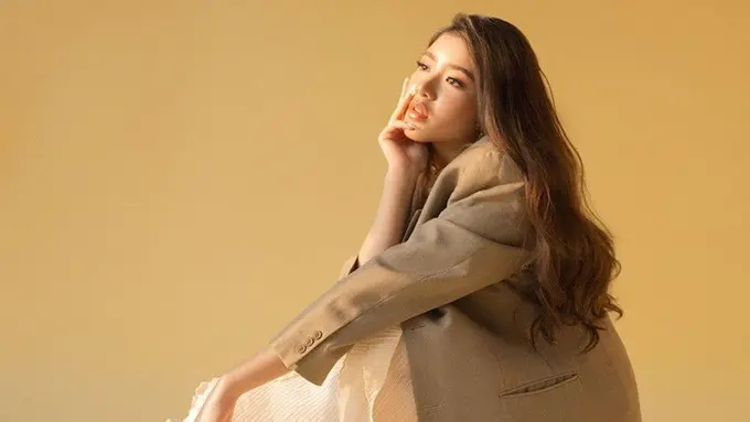 5 Gaya Tiara Andini saat Lakukan Pemotretan Terbarunya, Tampil Anggun