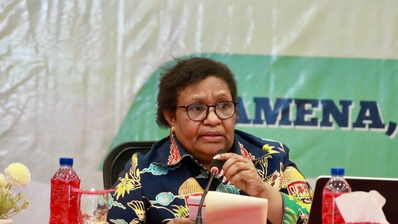 Wamendagri Ribka Haluk Saat Rapat Koordinasi Rencana Pembangunan 2.200 Unit Rumah