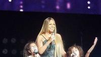 Mariah Carey bersama dua anaknya (dok. Instagram @mariahcarey/https://www.instagram.com/p/BpYAqw_nWiO/)