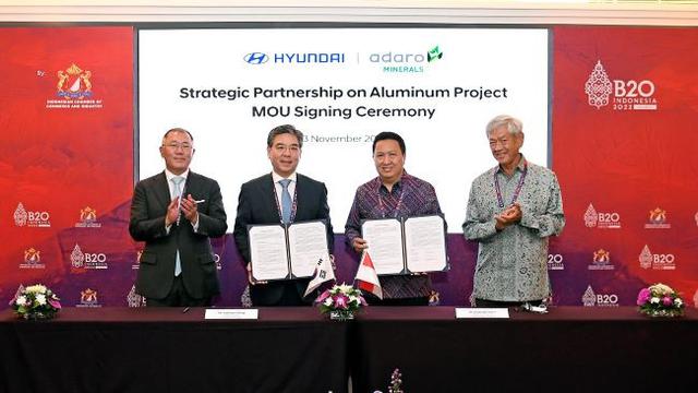 Penandatanganan MoU antara Hyundai Motor Company dan Adaro Minerals (ADMR) pada Minggu, (13/11/2022) (Foto: Adaro)