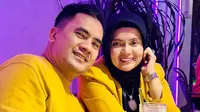 Dikawal Neng Dessy dan Gus Rofi&rsquo;I, Saipul Jamil berkeluh kesah soal kariernya yang tak kunjung pulih setelah bebas dari penjara. Ia merasa dianaktirikan. (Foto: Dok. Instagram @neng_dessy_)