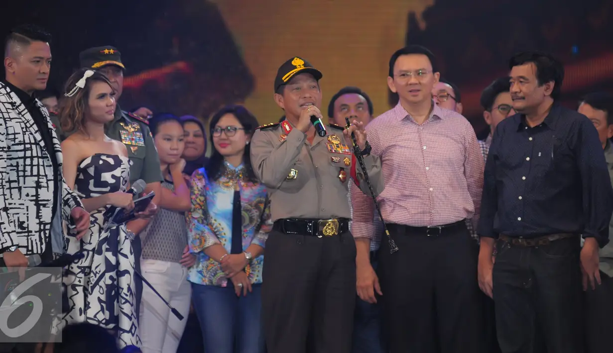 Kapolda Metro Jaya, Tito Karnavian menyampaikan selamat tahun baru 2016 pada saat  di panggung Move On Party 2016 di Pantai Carnaval Ancol, Jakarta, Kamis (31/12/2015). (Liputan6.com/Herman Zakharia)