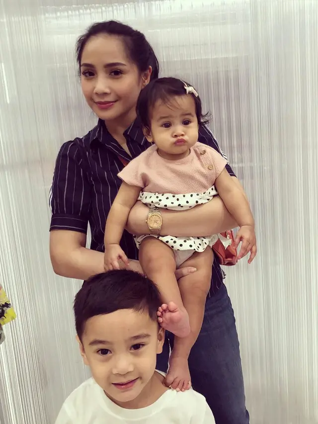 Bak Ibu Kandung, Ini 6 Potret Kedekatan Nagita Slavina dan Anak Caca Tengker