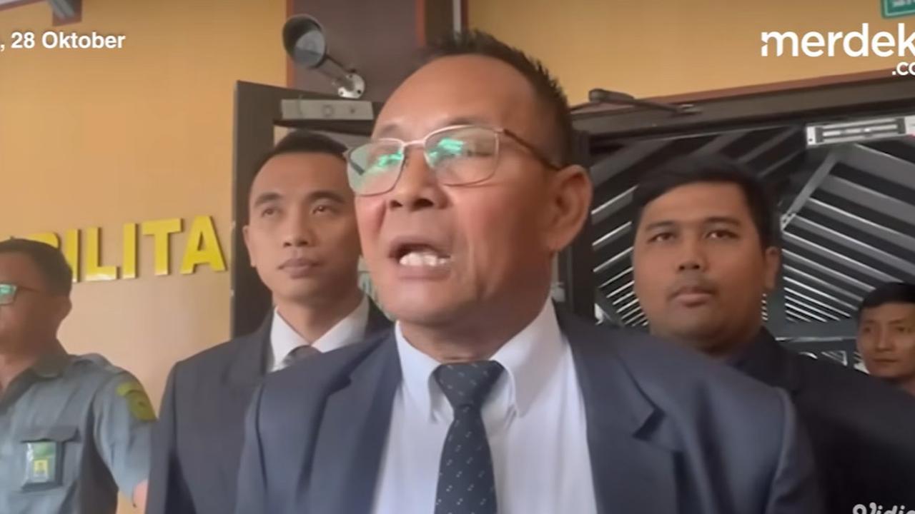 VIDEO: Deadlock! Sidang Mediasi Gugatan CLS, Pengacara "Tak Ada Kewajiban Jokowi Perlihatkan Ijazah!"