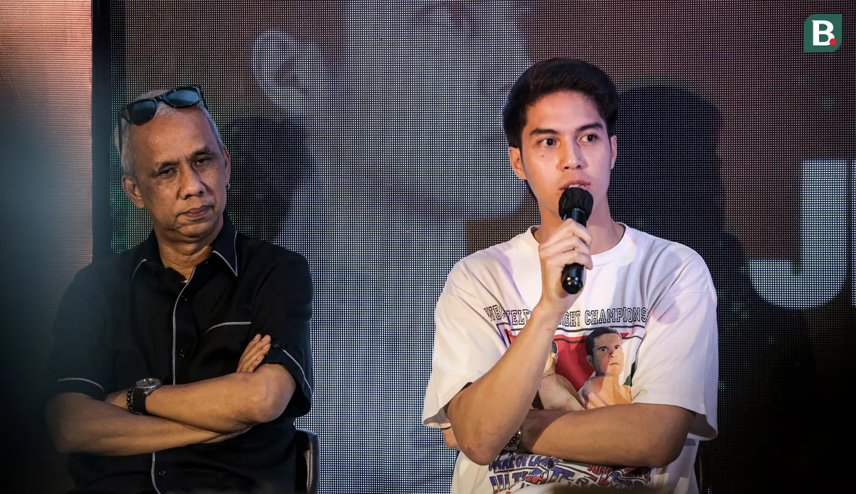 Selebritas Indonesia, El Rumi memberikan keterangan dalam konferensi pers Superstar Knockout di daerah Senayan, Jakarta Pusat, Kamis (12/06/2025). (Bola.com/Bagaskara Lazuardi)