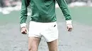 3. George Best (Irlandia Utara) - Bintang Manchester United pada era 60-70an dengan 137 gol dari 361 penampilan. Bukan hanya juara, dirinya juga tidak pernah tampil di Piala Eropa.