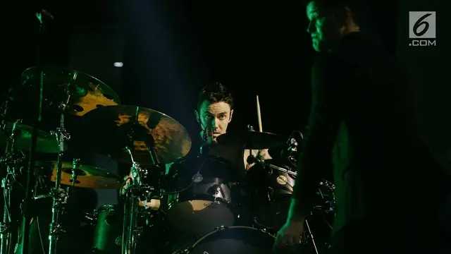 Aksi Panggung The Script Hipnotis Ribuan Fans di Jakarta