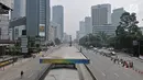 Suasana saat Car Free Day di Bundaran HI, Jakarta, Minggu (20/5). Jumlah pengunjung CFD di kawasan MH Thamrin dan sekitarnya menurun drastis dikarenakan warga lebih memilih berkegiatan di rumah selama Ramadan. (Merdeka.com/Iqbal S Nugroho)