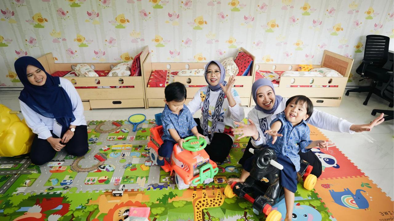 Penasihat I Dharma Wanita Persatuan (DWP) Kemensos Fatma Saifullah Yusuf hadiri acara puncak peringatan Hari Anak Nasional