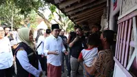Gus Fawait Turun Gunung Tinjau Pelayanan Homecare di Rowotamtu Rambipuji