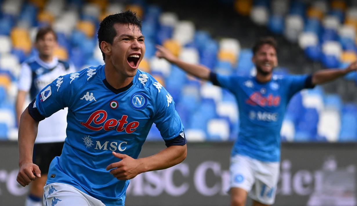 Hirving Lozano tercatat menjadi pemain termahal yang pernah dijual oleh PSV Eindhoven. Klub Liga Italia, Napoli memboyongnya dengan harga 45 juta euro pada 2019 lalu. Kini, ia menjadi salah satu penyerang sayap berbahaya di skuad Il Partenopei. (AFP/Alberto Pizzoli)