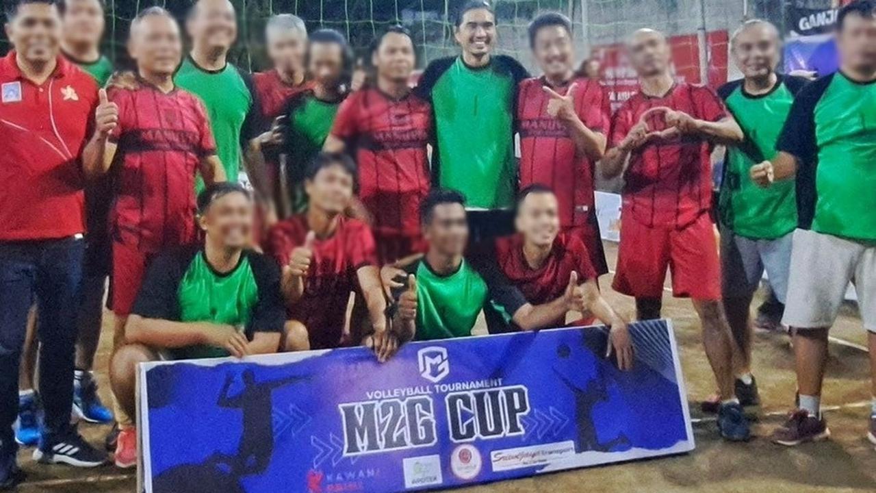 Potret Kesederhanaan Duta Sheila on 7 yang Membaur dengan Tetangga, Main Voli dan Aktif Ronda