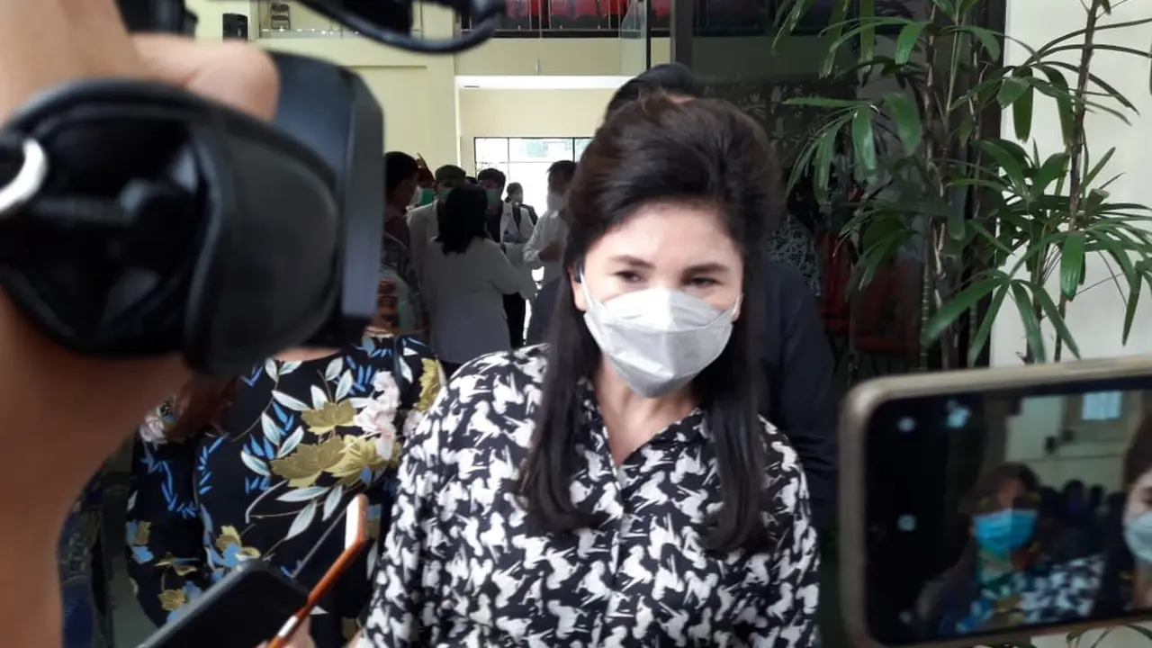 Ketua Komisi IX DPR Felly Estelita Runtuwene