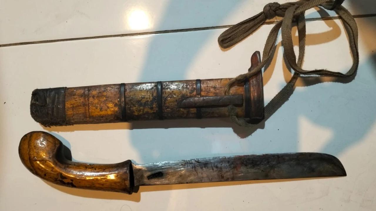 Gara-Gara Golok, Pria di Senen Jakpus Ambruk Dibacok Teman Usai Pesta Miras