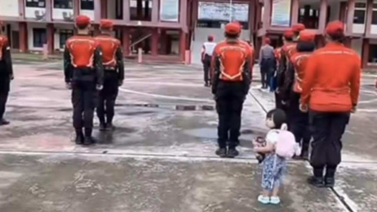 Viral Bocil Ikut Apel Polisi Bawa Camilan, Kelakukannya Bikin Netizen Ngakak
