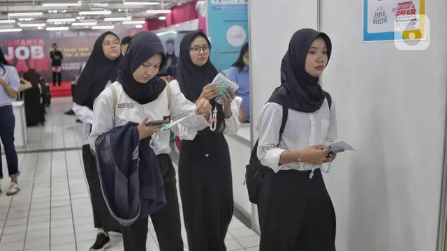 Warga Serbu Bursa Kerja di Thamrin City Jakarta