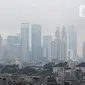 Kota lain yang mencapai kategori Tidak Sehat adalah Semarang dengan angka PM2.5 69,6 &micro;g/m&sup3; per pukul 08.00 WIB. Wilayah pengukuran lainnya masih masuk kategori hijau. (Liputan6.com/Faizal Fanani)