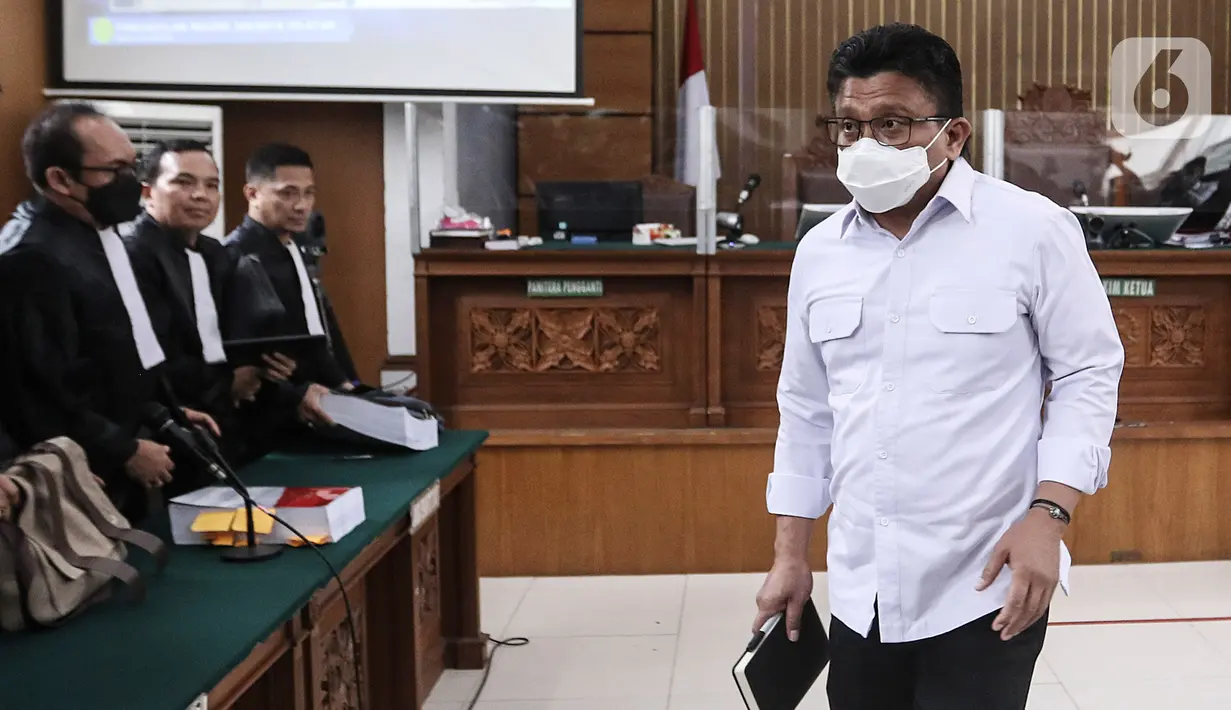 <p>Ferdy Sambo usai menjalani sidang lanjutan pembacaan tuntutan oleh Jaksa Penuntut Umum kasus pembunuhan berencana terhadap Brigadir Nopriansyah Yosua Hutabarat di Pengadilan Negeri Jakarta Selatan, Jakarta, Selasa (17/1/2023). Sambo diyakini jaksa bersama-sama dengan terdakwa lain melakukan pembunuhan berencana. (Liputan6.com/JohanTallo)</p>