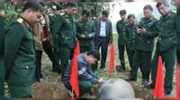 Dua dari ketiga bola memiliki berat 250 gram sementara yang lainnya 6 kilogram, terjatuh di provinsi Yen Bai. (cbcNews)