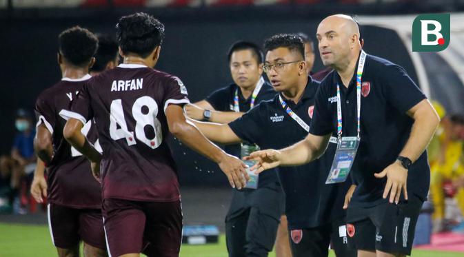 Dua gol PSM Makassar dicetak oleh Yakob Sayuri dan Yuran Fernandes.