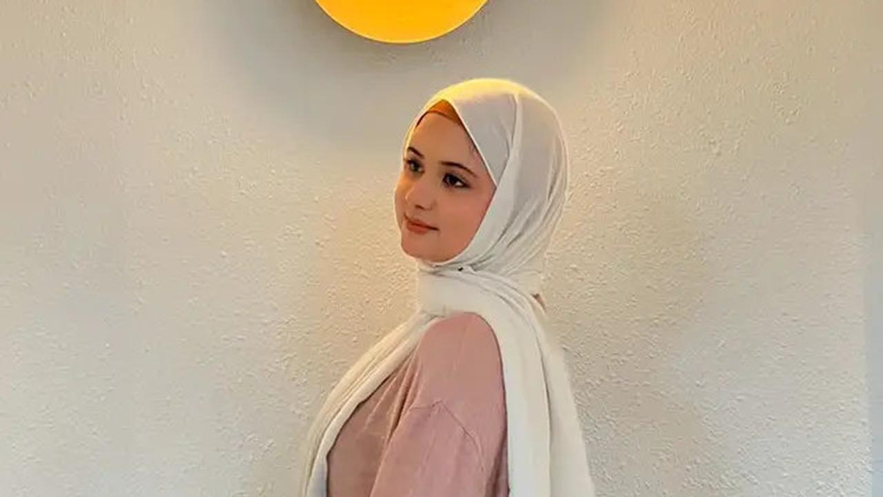 6 Potret Terbaru Alya Avivah Kakak Aliando Kini Berhijab, Pernah Main di GGS