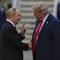 Presiden Donald Trump menyambut Presiden Rusia Vladimir Putin di Pangkalan Gabungan Elmendorf-Richardson, Alaska,&nbsp;Amerika Serikat, Jumat (15/8/2025). (Dok. AP/Julia Demaree Nikhinson)