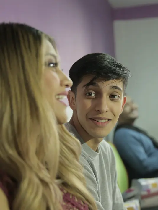 Sarah Azhari dan Albany Ray