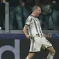 Bek Juventus, Leonardo Bonucci berselebrasi usai mencetak gol ke gawang PSG selama pertandingan lanjutan grup H Liga Champions di stadion Allianz di Turin, Italia, Kamis (3/11/2022). Kekalahan ini membuat Juventus terlempar ke Liga Europa karena berada di posisi ketiga dengan tiga poin. (AP Photo/Antonio Calanni)