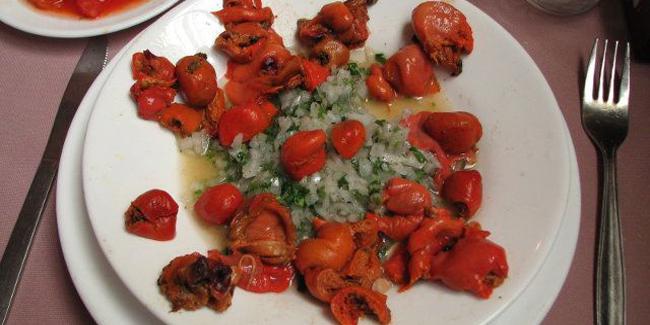 Pyura bila sudah dibuka dan isinya dimasak | (C) OddityCentral.com