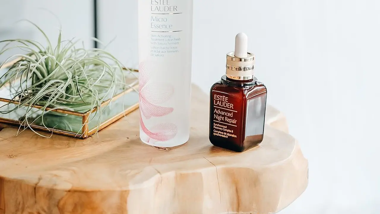Estee Lauder Micro Essence Sakura