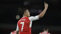 Alexis Sanchez usai mencetak gol ke gawang Sunderland pada lanjutan Premier League 2016-2017 di Emirates Stadium,London,(16/5/2017).  (AP/Matt Dunham)