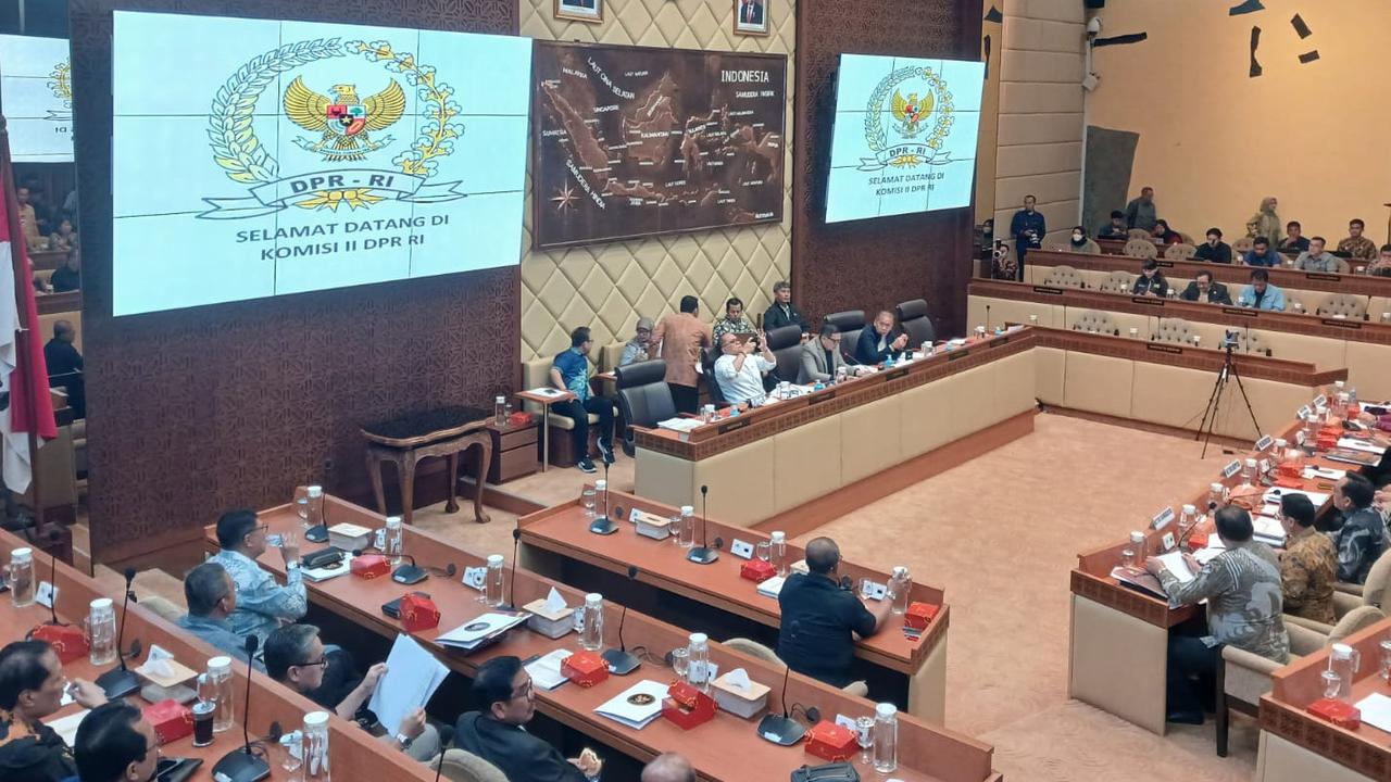 Komisi II Setujui PKPU Pilkada Akomodir Putusan MK: Terima Kasih Adik-adik Mahasiswa