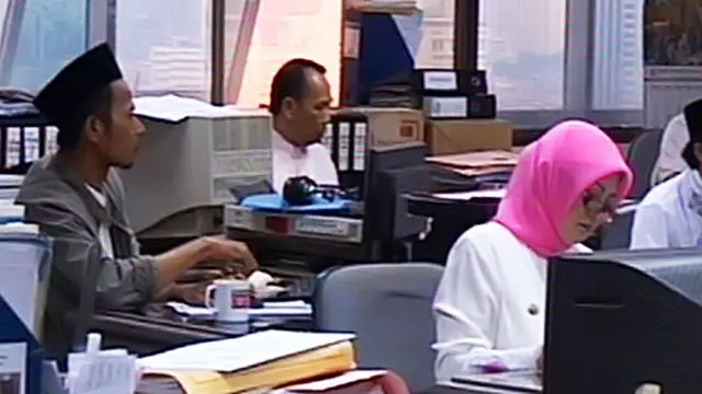 Pegawai Pemprov DKI Mulai Pakai Baju Koko dan Kebaya Encim