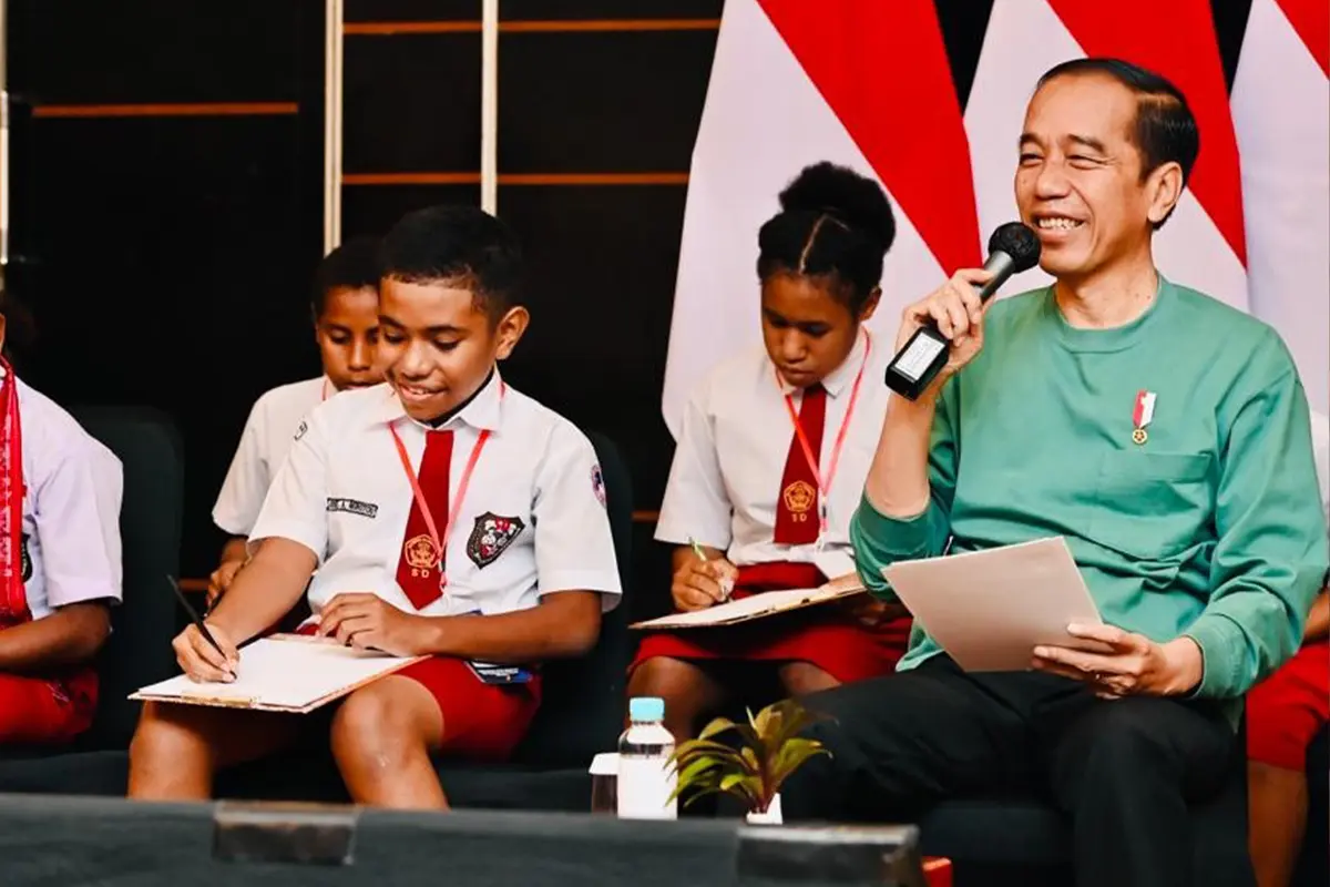 Jokowi Bertemu Anak SD Papua