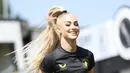 Menjadi pesepakbola paling dicari di Google, Alisha Lesman memiliki kecantikan yang memukau. [Instagram/ Alisha Lehman]