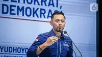 Ketua Umum Partai Demokrat Agus Harimurti Yudhoyono (AHY) saat konferensi pers terkait KLB Partai Demokrat di DPP Pusat Partai Demokrat, Jakarta, Jumat (5/3/2021). AHY menyebut acara yang diklaim sebagai KLB Demokrat di Deliserdang ilegal. (Liputan6.com/Faizal Fanani)