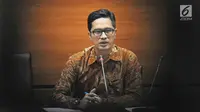 Suasana saat Juru Bicara KPK Febri Diansyah menggelar konfrensi pers di Gedung KPK, Jakarta, Rabu (7/2). Penyidik KPK menemukan ketidaksesuaian jumlah aset yang dimiliki dengan pendapatan yang diperoleh oleh Yudi Widiana. (Liputan6.com/Herman Zakharia)