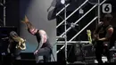 Aksi panggung ggrup band asal  Amerika As I Lay Dying saat tampil dalam Festival musik hammersonic 2024 di Pantai Carnaval Ancol, Jakarta, Minggu (5/5/2024). (Liputan6.com/Herman Zakharia)