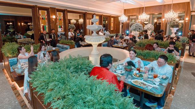 Monsieur Spoon dan Dewata Buka Outlet Terbesar di Surabaya, Tawarkan Olahan Tomahawk hingga Cokelat yang Tak Ada di Cabang Lain