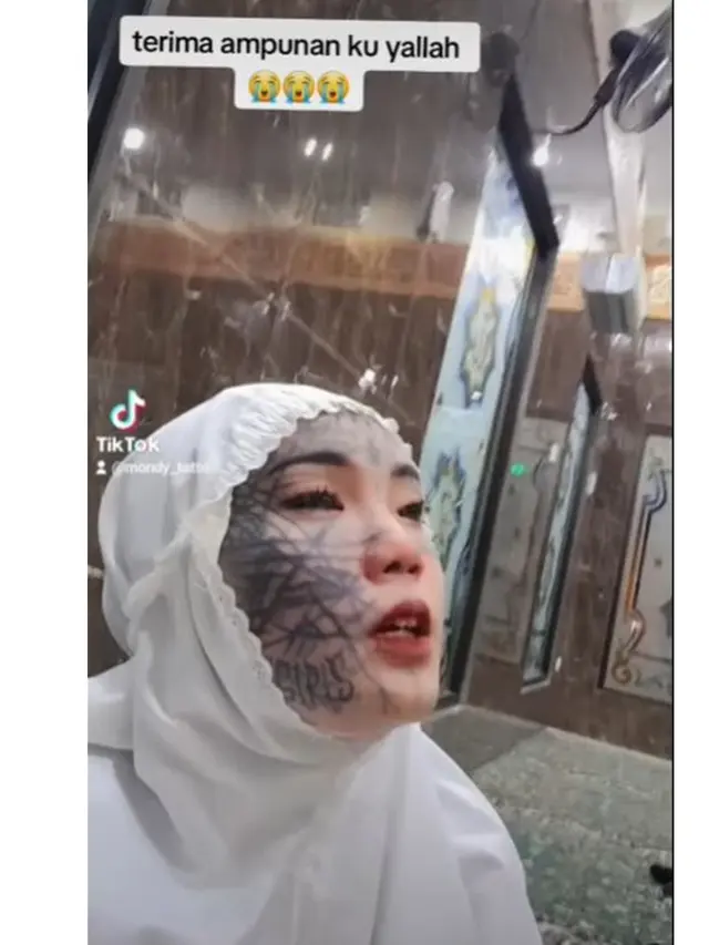 6 Potret Mondy Tatto Anak Punk yang Kini Hijrah, Ngaku Dilecehkan Ustaz Ebit Lew
