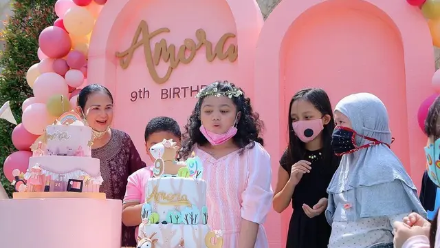 Momen Perayaan Ulang Tahun Amora Lemos yang ke-9. (Sumber: Instagram/amora_lemos05)