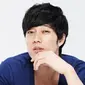 so ji sub (Soompi)