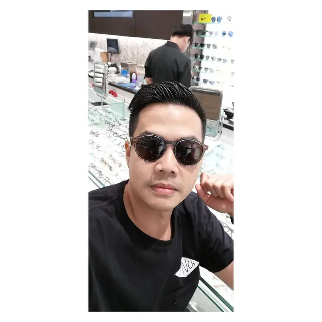 5 Potret Arie Dwi Andhika dengan Ragam Warna Rambut, Curi Perhatian